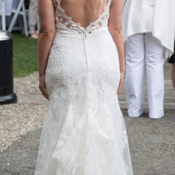 Stunning Fit and Flare Wedding Dress - size 10 curvy girl - Picture 7 of 9